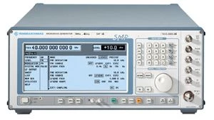 Použitý generátor signálu Rohde & Schwarz SMP22