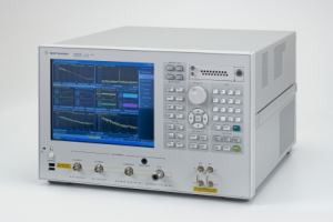 Analyzátor použitého zdroja signálu Agilent E5052B
